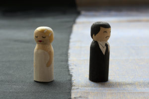 Image of unhappy wedding cake toppers